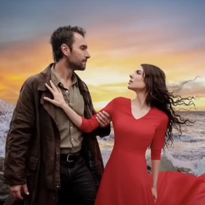 Ava Yaman - Ela Mana (Karabulut)