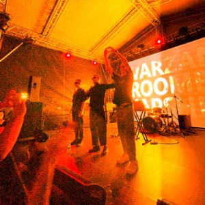 Varzan, Roomee, Kapshul - Мне не больно